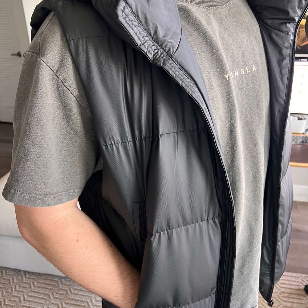 YoungLA Black Puffer Jacket with Hood and Water-Resistant Fabric - Picture 3 of 15